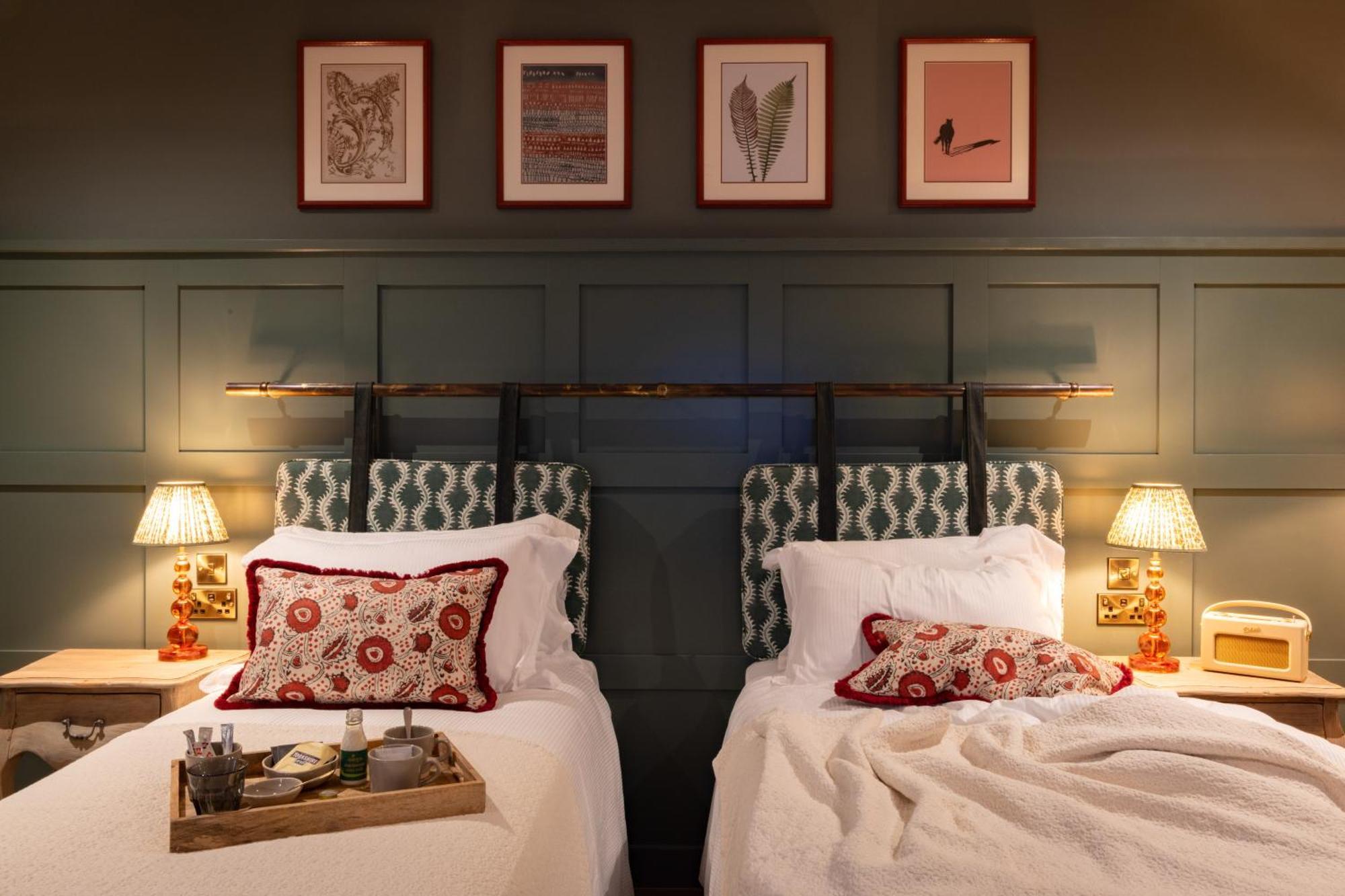 The Coat And Bear - A Heartwood Inn نيوبري المظهر الخارجي الصورة